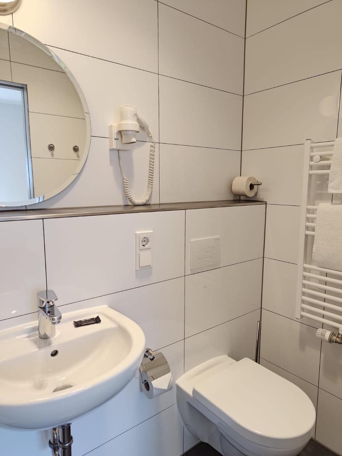מולהיים אן דר רור Minsu Hotel מראה חיצוני תמונה